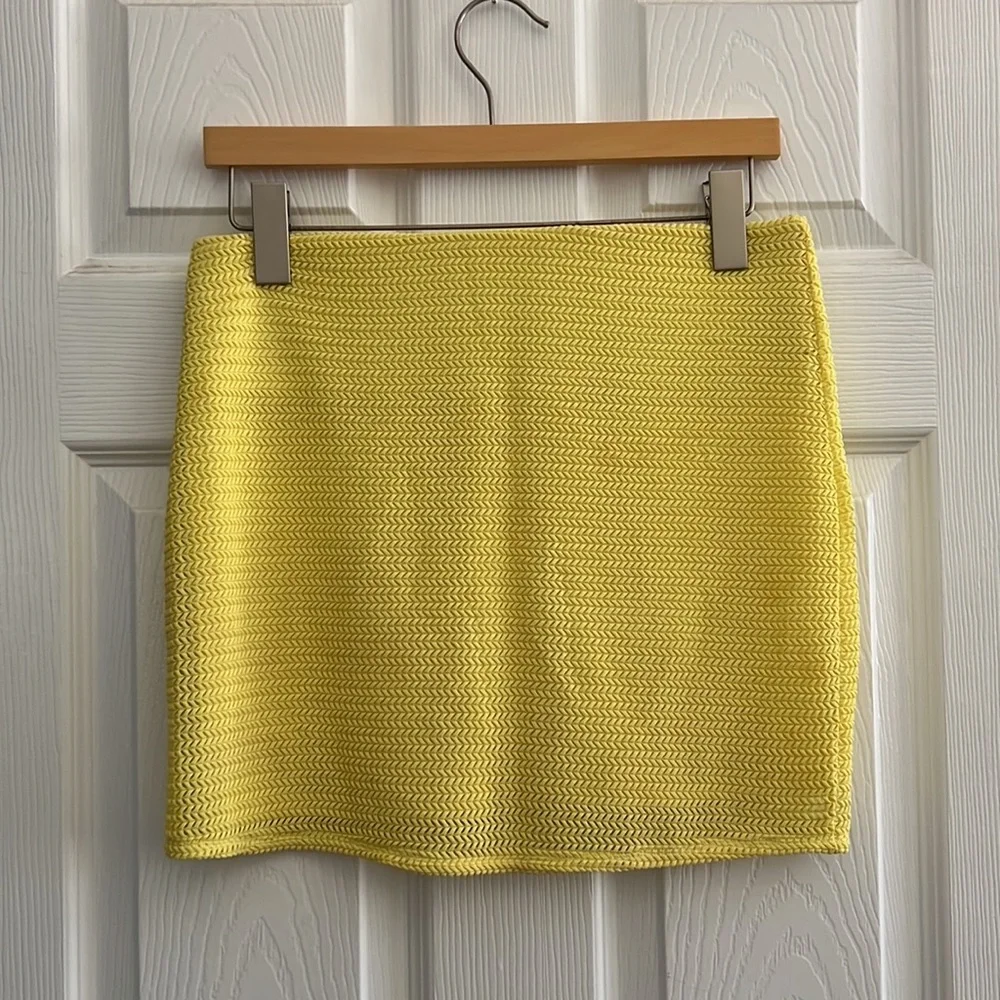 BCBGeneration Textured Mini Skirt - Picture 3 of 8